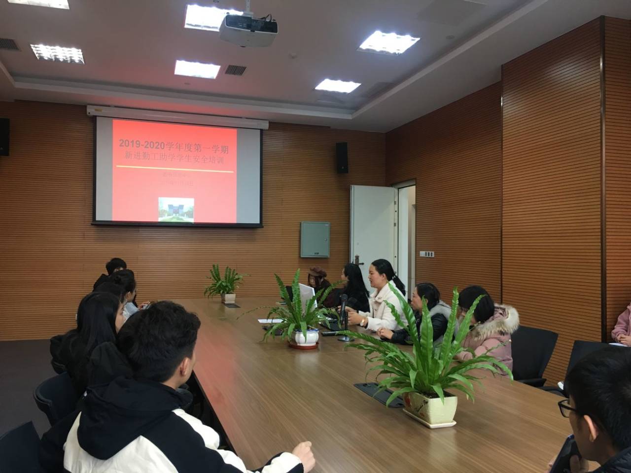 1575205809133669.jpg 1575205809133669.jpg