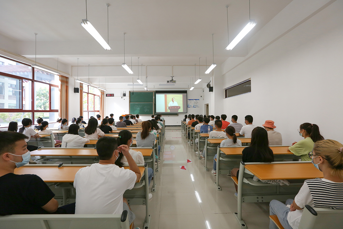 1630858648119327.jpg 4A4A60261.jpg